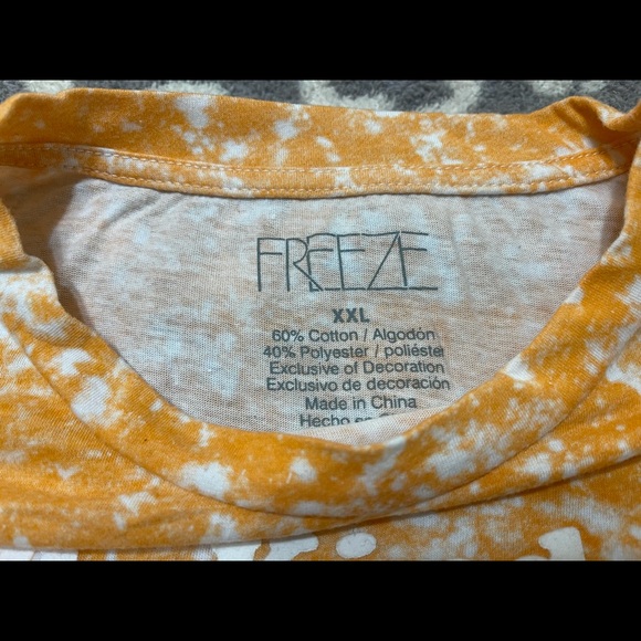 Graphic Crop Tee. - Picture 3 of 3